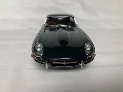 Autoart 1/18 Jaguar E-Type Die-Cast Model Minicar