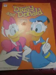 WHITMAN Vintage DAISY And DONALD DUCK Paper DOLL BOOKLET - 1970's