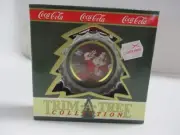 COCA-COLA BOTTLE TOP "Trim-A-Tree" COLLECTION - SANTA ORNAMENT - 1990