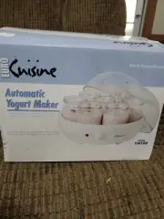 Euro Cuisine Homemade Yogurt Maker Electric W/Serving Jars YM100 Summer Treats