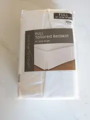 Smooth Weave-Bed Bath Beyond- Full Tailored White Bedskirt 14" - New