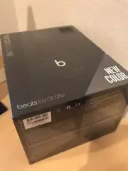 -*BRAND NEW*/- Beats by Dr. Dre - Solo HD On-Ear Headphones - Drenched in Black