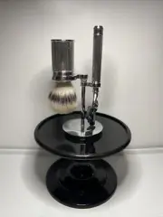 MÜHLE Engrave Collection Fine Synthetic Brush, Fusion Engraved Razor & Stand Set
