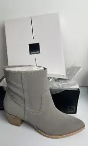 New Dolce Vita Kodi suede ankle boots pointy toe pull on size 6 Gray