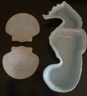 Cynthia Rowley Seahorse Divided Serving Dish Tray Large with 2 Seashell Plates