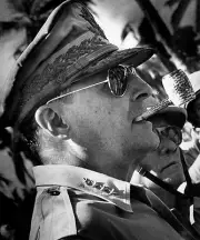 General Douglas MacArthur beachhead Leyte Island 8"x 10 World War II 2 Photo 450