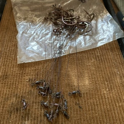 Blue Water Wire Snelled 8/0 Hooks With Swivel 16 Pc Lot New Old Stock 7”