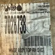 SUBZERO HINGE ASSY MID RH/7028739/GENUINE PART/BRAND NEW