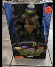 NECA 1/4 Scale Teenage Mutant Ninja Turtles 1990 Leonardo Action Figure