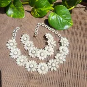 Coro White Daisy Demi Parure