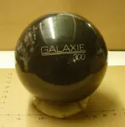 ga 04A5178 - 16 lb 1 oz NOS 1990 Ebonite Galaxie 300 Black ONYX Bowling Ball