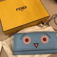 在飛比找Yahoo!奇摩拍賣優惠-Fendi 怪獸 天藍 鏈條錢包 零錢包 錢包 化妝包 保證