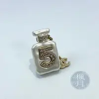 在飛比找蝦皮購物優惠-CHANEL  AB8478 A22 S No.5香水瓶 胸