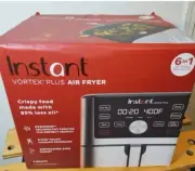 Instant Vortex Plus Air Fryer 4 Quarts 6 in 1 Bake Dehydrate Reheat Roast **New