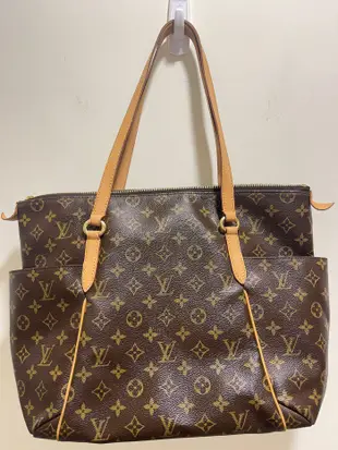 正品 LOUIS VUITTON  LV M56689 老花 天心包 肩背包 9成新 中 附購買證明&包包底座&清潔保養券