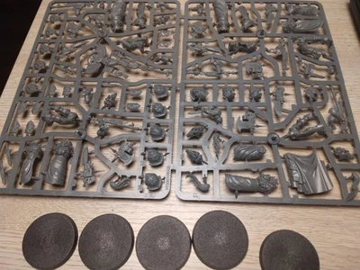 Warhammer 40k Adeptus Custodes 5x Custodian Wardens no box