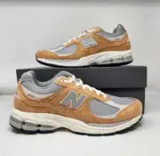 New men's 10 10.5 New Balance x J Crew 2002R sneakers Sweet Caramel / Rain Cloud