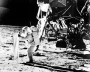 Apollo 11 Neil Armstrong on the moon with American flag 8x10 inch photo
