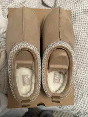 UGG Women's Tazz Slipper, Sand, US 9 NEW
