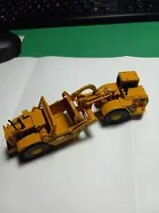 norscott ho tractor scrapper c8 unused free shipping