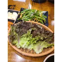 在飛比找ETMall東森購物網優惠-韓國進口塑料竹子水果籃蔬菜藍果籃生菜鏤空盤橢圓形籃烤肉蔬菜籃