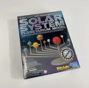 NEW SEALED Kidz Labs 4M Solar System Planetarium Model Kit Standing Glows Age 8+