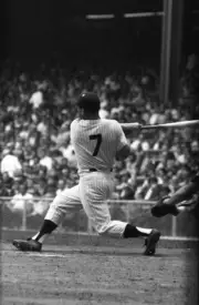 New York Yankees Mickey Mantle In Action 1959 Old Baseball Photo 7