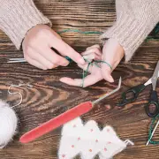 4 Sets Crochet Tools Kit Tapestry Sewing Knitting Patterns Yarn Plastic
