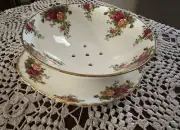 1962 ROYAL ALBERT OLD COUNTRY ROSES 9” BERRY BOWL STRAINER & 10” UNDER PLATE