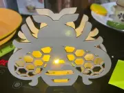MAKE MARKET SPRING BUMBLE BEE LIGHT WOOD ART PROJECT LOT4428