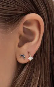 [Bleecker & Prince] Hug Me Tight 14K Yellow Gold Diamond Hoop Earrings