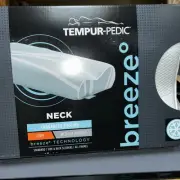 TEMPUR-PEDIC BREEZE Cooling Neck Pillow Memory Foam Medium Firm, New!