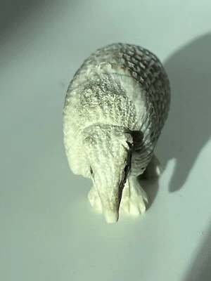 Zuni Armadillo Fetish by Chris Peina *SIGNED* New Antler F1939