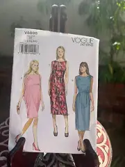 Vogue Ladies Loose Fit Pullover Dress Pattern 8898 Pattern Uncut Sizes L-XL-XXL