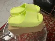 YEEZY SLIDES 'GLOW GREEN' (2022) - US"11" | UK"11" | EUR"46"