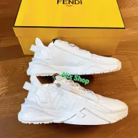 在飛比找蝦皮購物優惠-Fendi 芬迪男款黑色、FF老花、緹花Logo 側拉鏈休閒