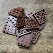 LEGO Reddish Brown Plate, Round Corner 4 x 4 QTY 12. Part No. 30565.