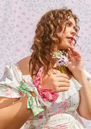 [Dolls Kill X Strawberry Shortcake] Zing In Spring Scrunchie Set