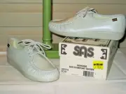 SAS Siesta Bone Size 8 1/2 MEDIUM New in Box