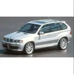 BMW E53  X5  專用正HARTGE空力套件 (前後保桿加側群加四個小輪弧)。