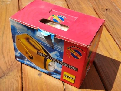 Freeplay Self Powered Hand Crank Energy Emergency Lantern Generator BAYGEN NEW