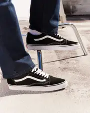 [Vans] Vans Men's Comfycush Old Skool Shoes in Black/True White Size 4 4 Black/True White