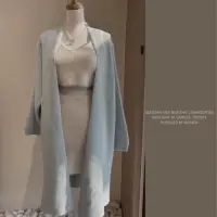 在飛比找momo購物網優惠-【DOMISS 朵蜜絲】韓國厚磅中長版無領大衣(針織大衣 氣