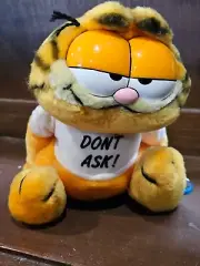 VTG Garfield Cat Plush 9” Don't Ask! T-Shirt - Dakin With Tags