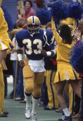 Pittsburgh Tony Dorsett entering field before game vs Syracuse Vie- Old Photo