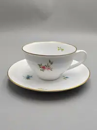 在飛比找Yahoo!奇摩拍賣優惠-#咖啡杯日本回流精品瓷器咖啡杯碟，Okura大倉陶園紅茶杯。