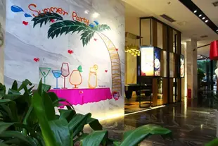 ZMAX潮漫酒店重慶紅旗河溝輕軌站店Chongqing Chaoman Hotel