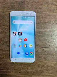 在飛比找Yahoo!奇摩拍賣優惠-二手ASUS ZenFone 3 ZE552KL (Z012