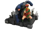 Diamond Select Toys DC Gallery: The Dark Knight Returns Batman Robin Deluxe PVC Figure Diorama, Multicolor