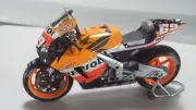 Nicky Hayden. Honda RC211V. Repsol Honda Team. MotoGP 2006. Minichamps 1/12.